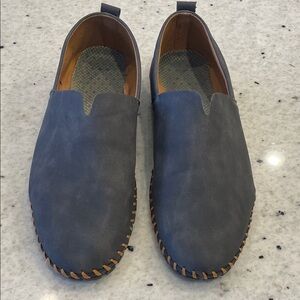 Elegant Gray Slippers for Men